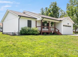 291 Forest Lawn Dr, Hendersonville, NC 28792