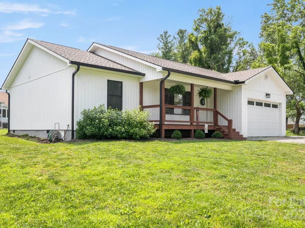 291 Forest Lawn Dr, Hendersonville, NC 28792
