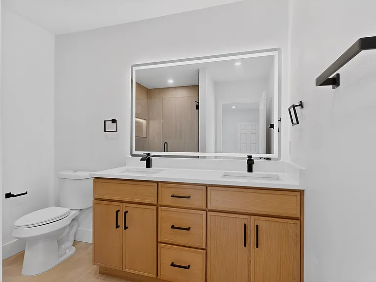 719 S Storey St — Photo 16