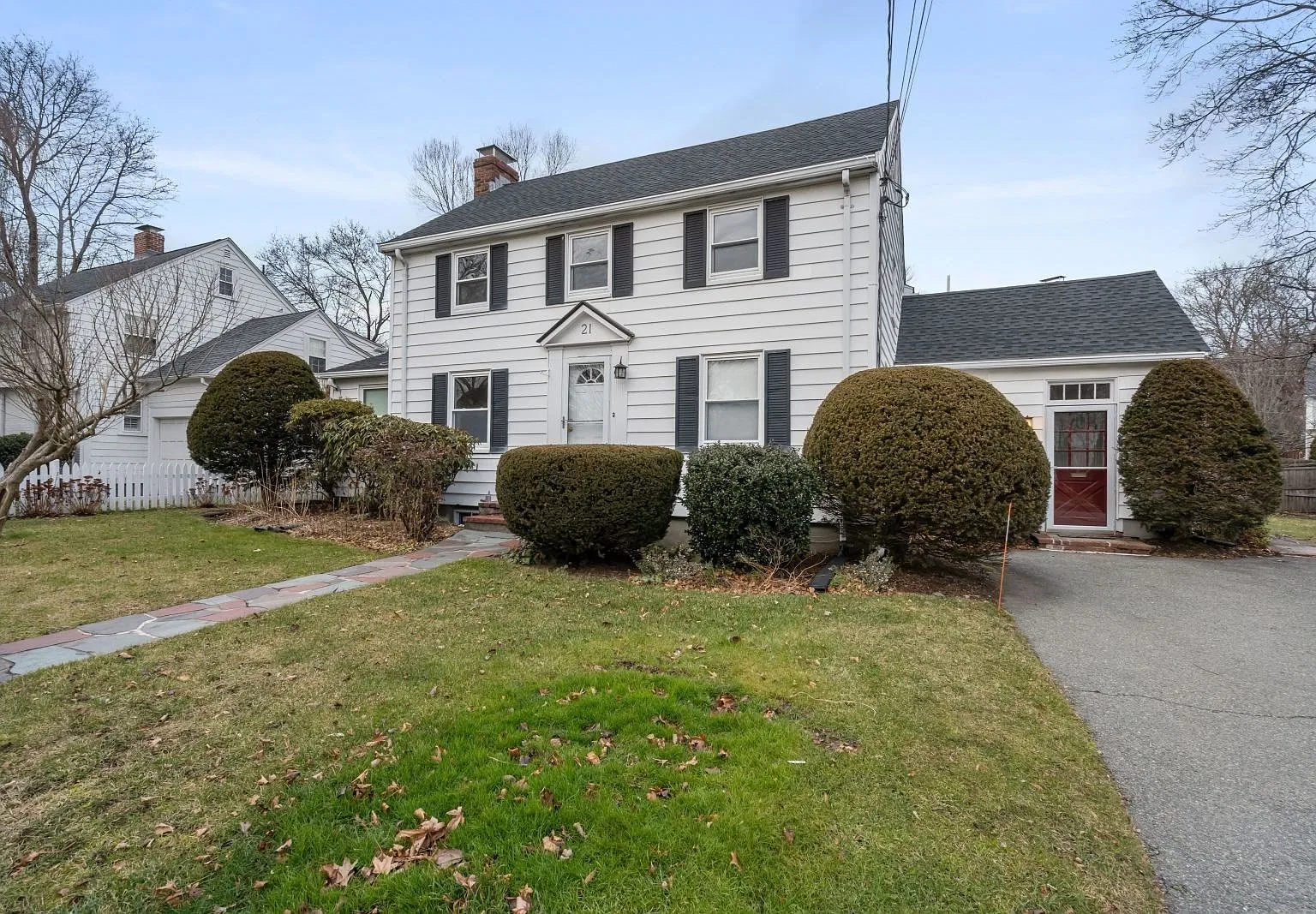 4 bed, 3.0 bath, 1980 sqft, $5,800 — Photo 1
