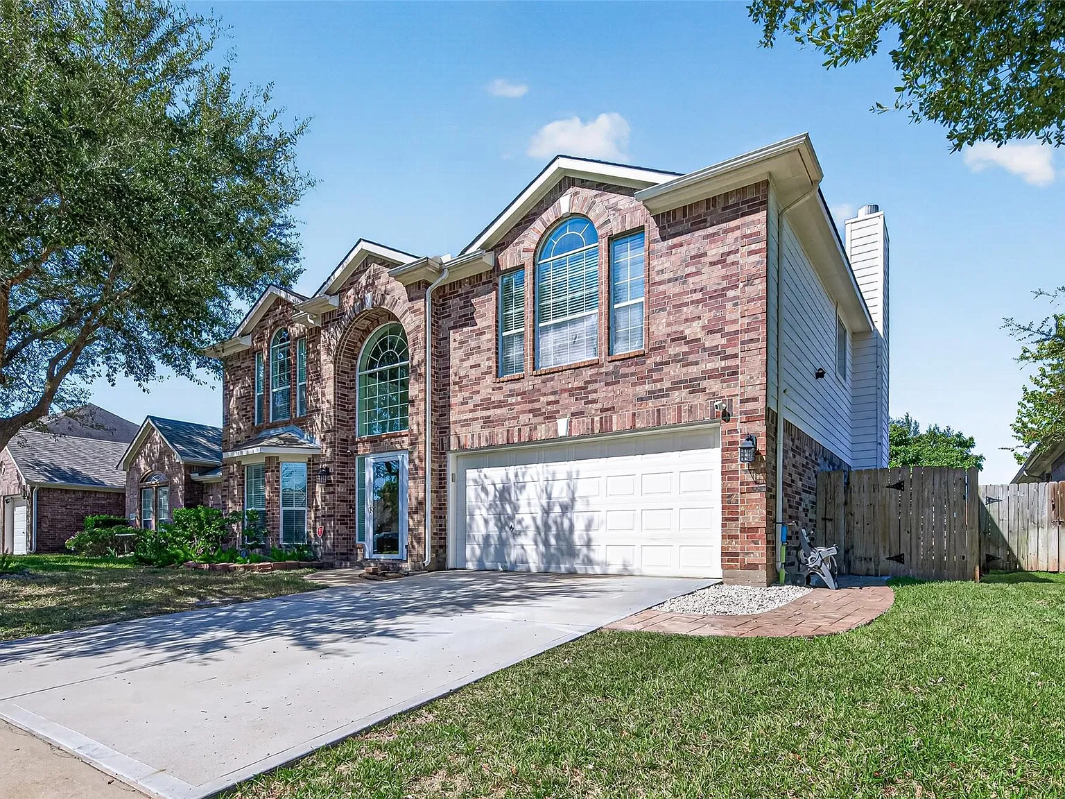 4 bed, 2.5 bath, 2530 sqft, $3,100 — Photo 3