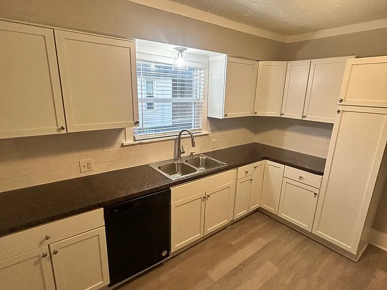 1126 Jennette Avenue NW — Photo 1