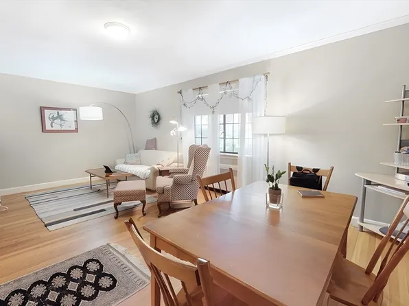 102 Sewall Ave APT 2, Brookline, MA 02446
