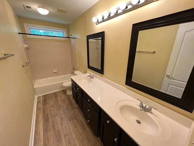 1006 Goldenview Ct — Photo 23