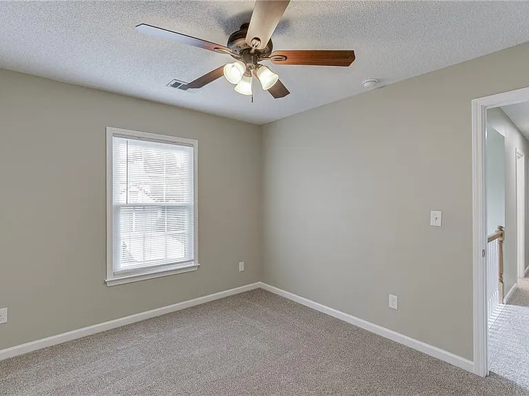 305 Leatherman Ct — Photo 34