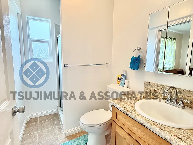 2323 E Manoa Rd — Photo 14