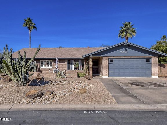 2nd image of 320 W PACIFICO Circle
