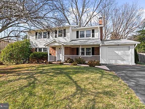 3rd image of 17812 Vinyard Ln