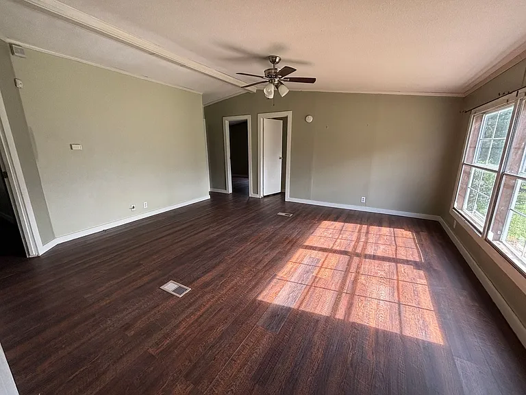 90 Morgan Ln — Photo 7