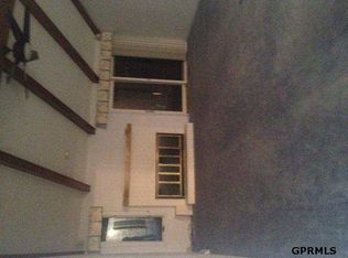9357 Hillside Plz, Omaha, NE 68114