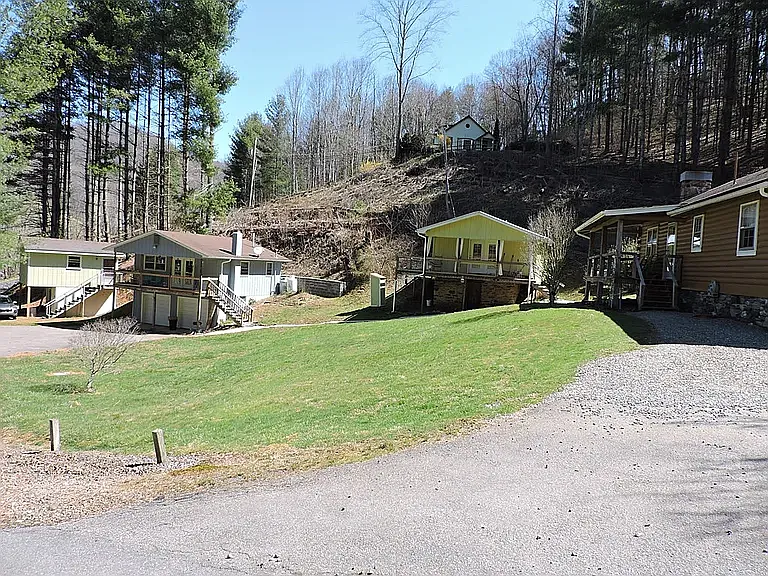 185 Baldridge Dr #2 — Photo 2