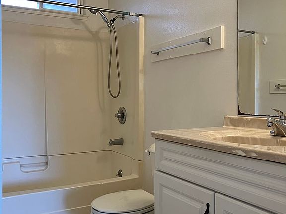 5th image of 2655 Mar Vista Dr APT F