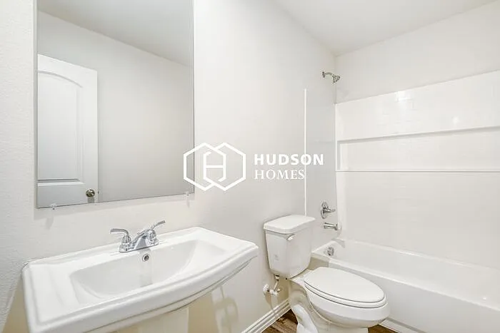 467 Bobbie St — Photo 11