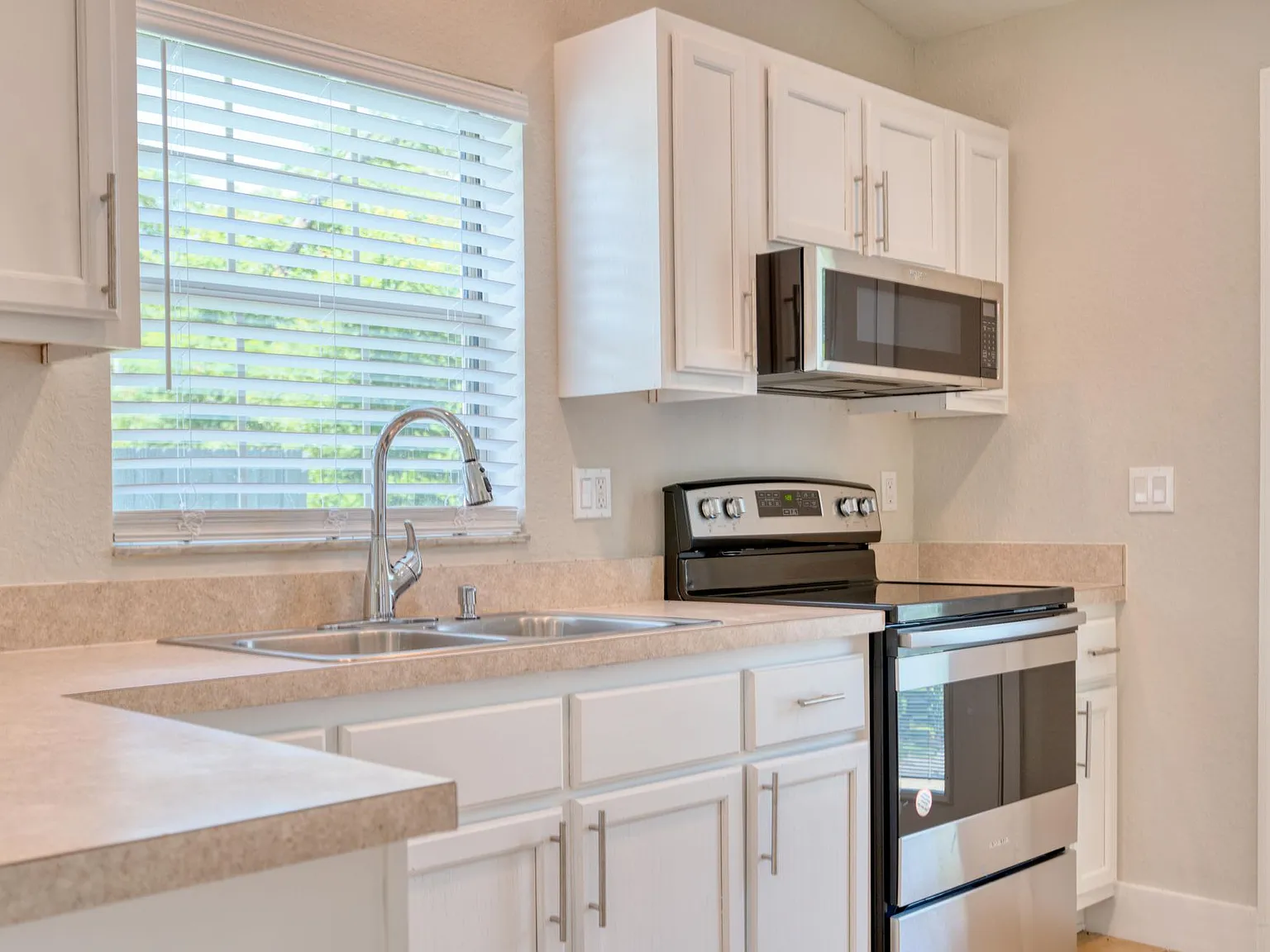 The Piquette Apartments | 3 Bedroom Apartments in Silver Springs, FL — Photo 3
