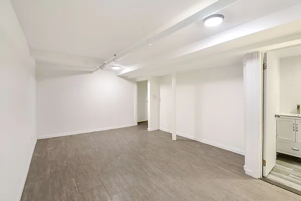 Rented by Real Team Brokerage | media 29