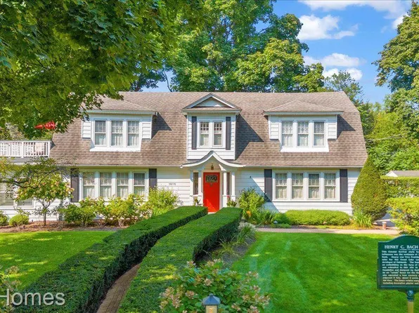 30115 Ardmore Dr, Farmington Hills, MI 48334