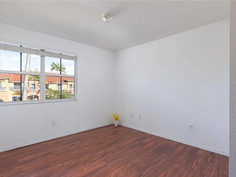 1009 SW 144th Ave #2701 — Photo 9