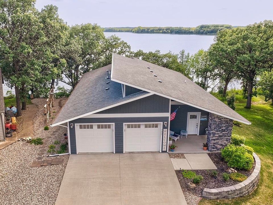 2602 Center Lake Dr, Spirit Lake, IA 51360 Zillow
