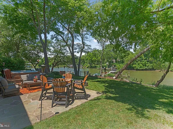 1323 Bucks Ln, Lusby, MD 20657