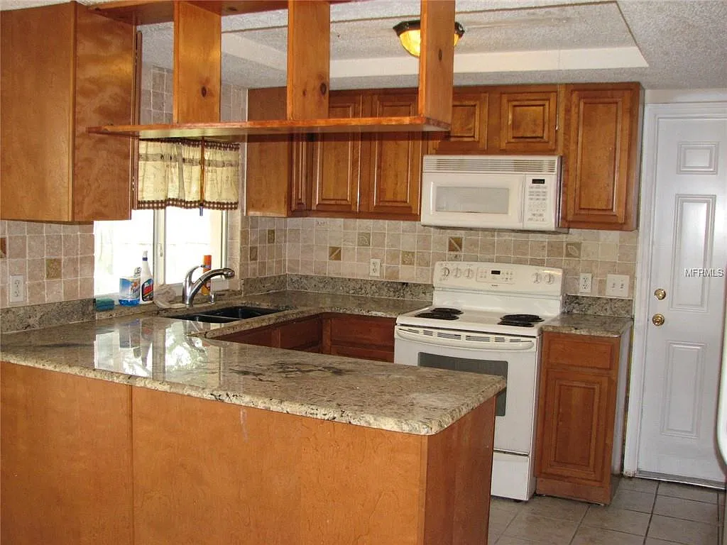 2 bed, 1114 sqft, $1,595 — Photo 2