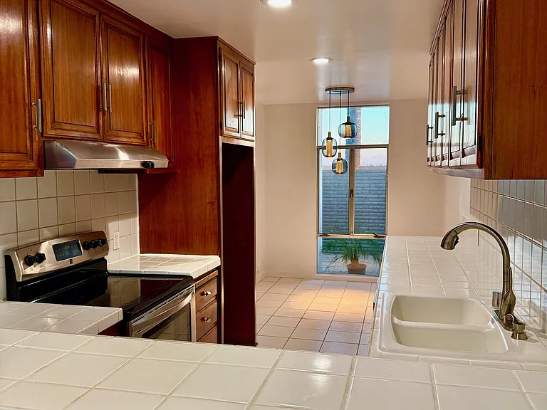 4065 Warner Ave — Photo 17