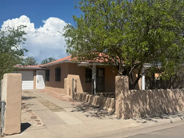 206 N Coronado Ave, Espanola, NM 87532