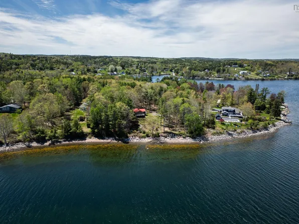 80 Kinburn Acres Rd, Lunenburg, NS B0J 2E0