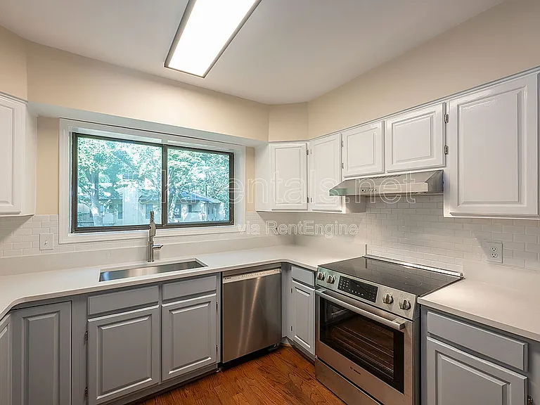 103 Ashling SE — Photo 10