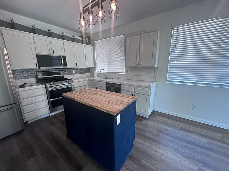 6616 Trailway Way — Photo 2