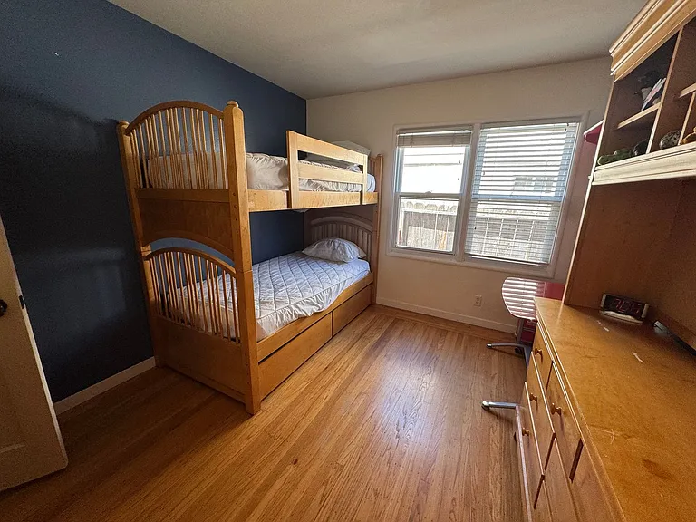 1443 Beacon Ave — Photo 9