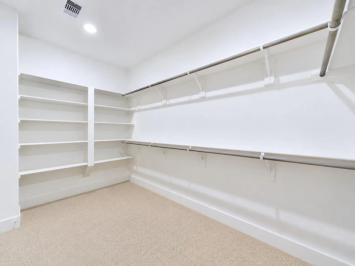 3 bed, 2.5 bath, 1605 sqft, $3,200 — Photo 2