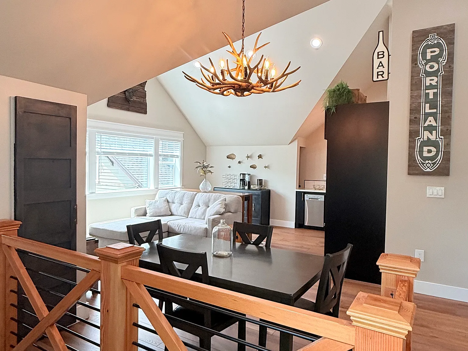 2 bed, 900 sqft, $2,450 — Photo 3