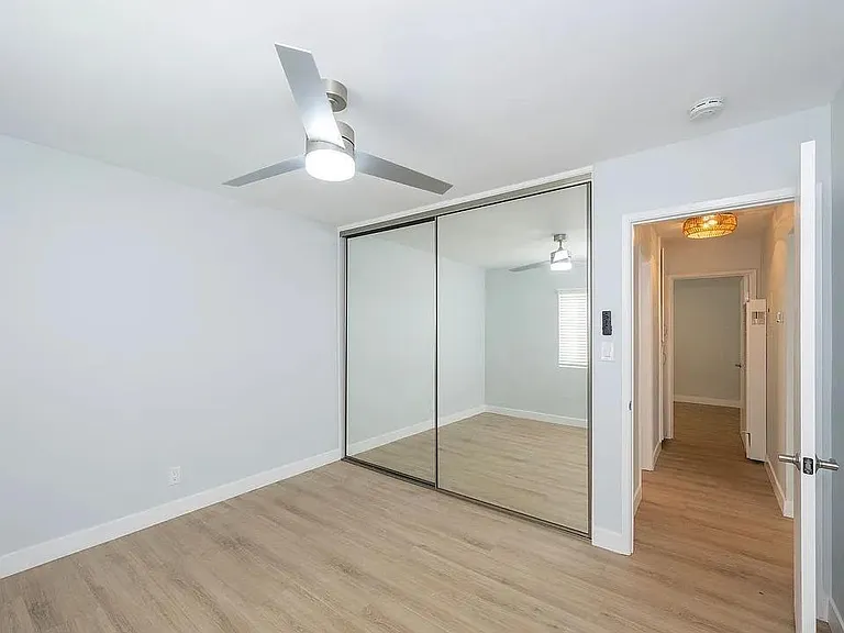 418 N Broadway #418.3 — Photo 50