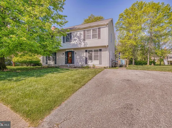 8 Belden Ct, Lutherville Timonium, MD 21093