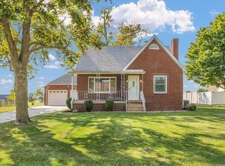 502 S Main St, Gifford, IL 61847
