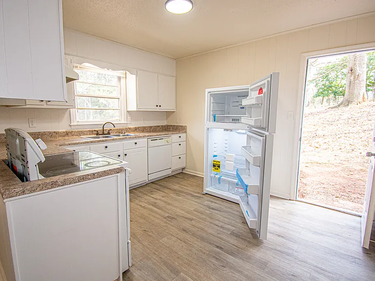 185 Westwood Dr #A — Photo 14