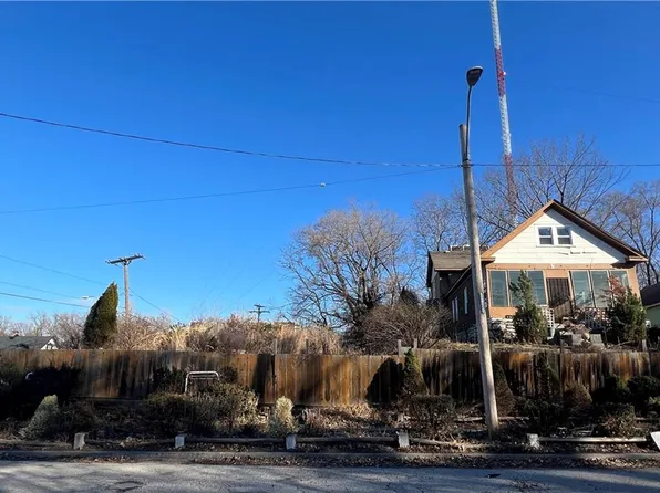 3007 Jarboe St, Kansas City, MO 64108