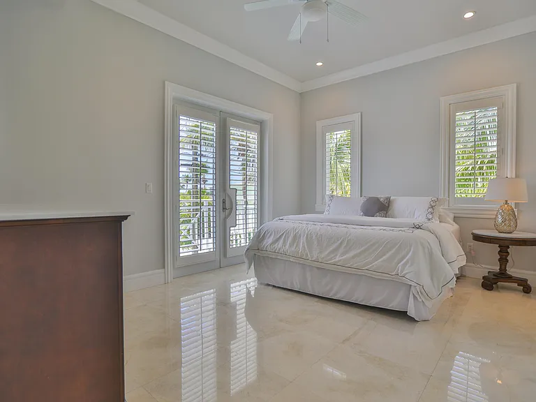 128 Leoni Dr — Photo 17
