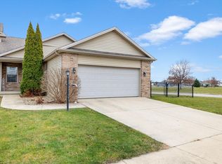 810 Cobblefield Rd, Champaign, IL 61822