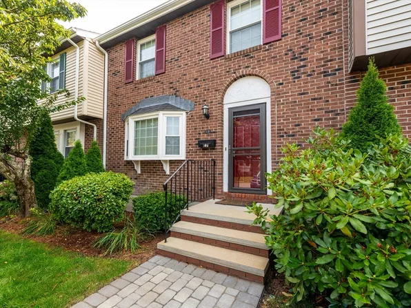399 Pond St APT E7, Braintree, MA 02184