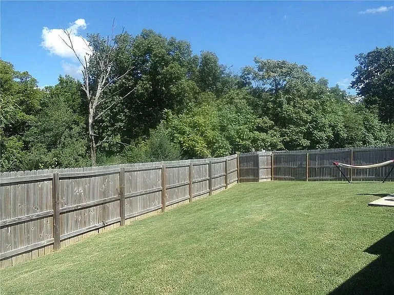 811 E Asher Dr — Photo 16