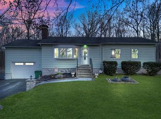 316 Freedom Rd, Pleasant Valley, NY 12569