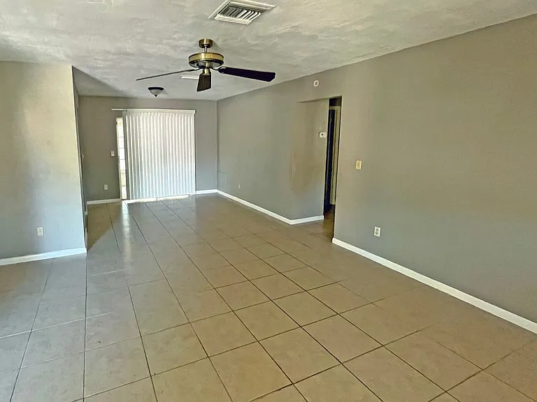 4514 Cynthia Ln — Photo 5