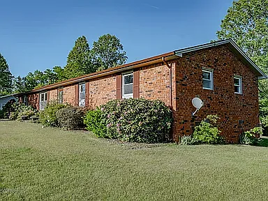 3 bed, 1400 sqft, $1,850 — Photo 3