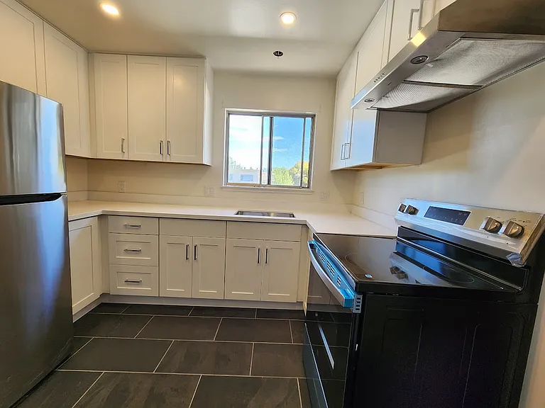 959 Alice Ln #B — Photo 3