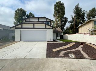 27072 Valleymont Rd, Lake Forest, CA 92630