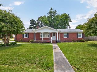 5701 Hawthorne Ln, Portsmouth, VA 23703