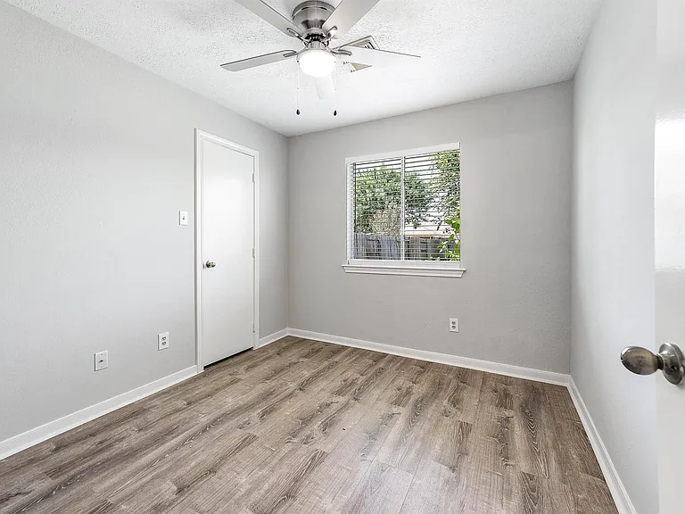5922 James Pl — Photo 15