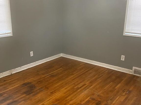 5th image of 1082 Woodbury St