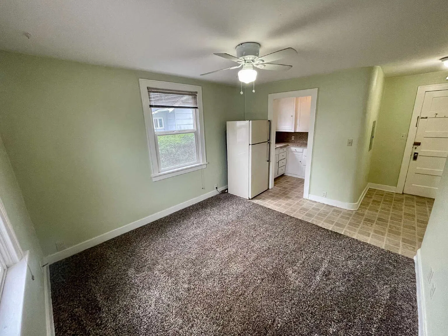 1 bed, 1.0 bath, $925 — Photo 3